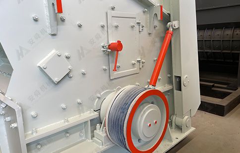 Bastidor trasero totalmente hidráulico: acceso rápido y seguro para el mantenimiento