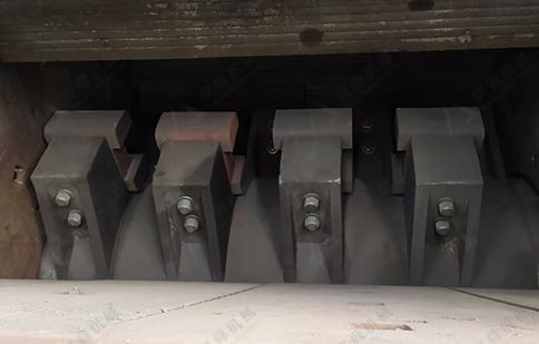 Espacio de descarga ajustable de 5 a 20 mm: Tamaño de producto flexible